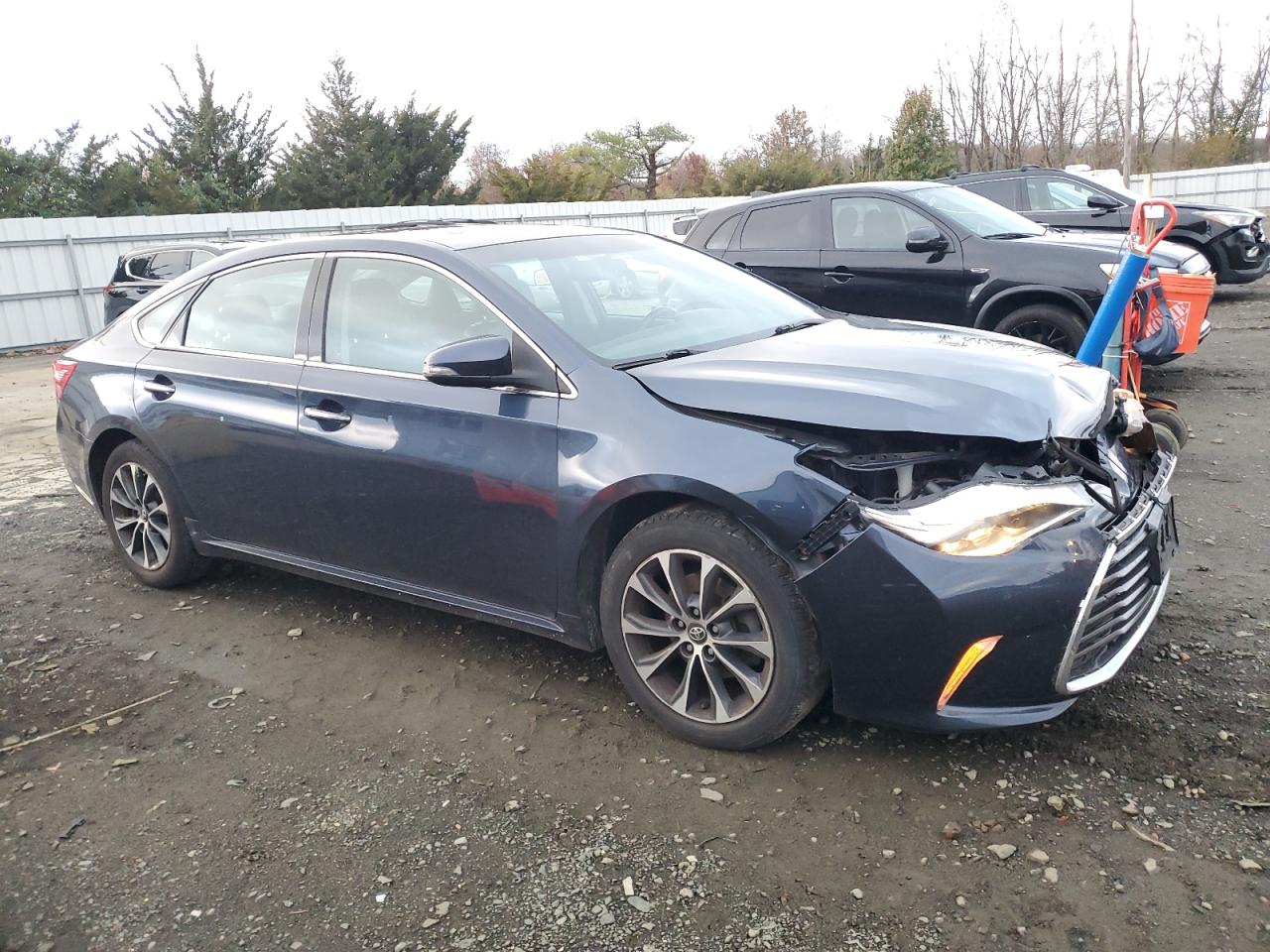 TOYOTA AVALON XLE