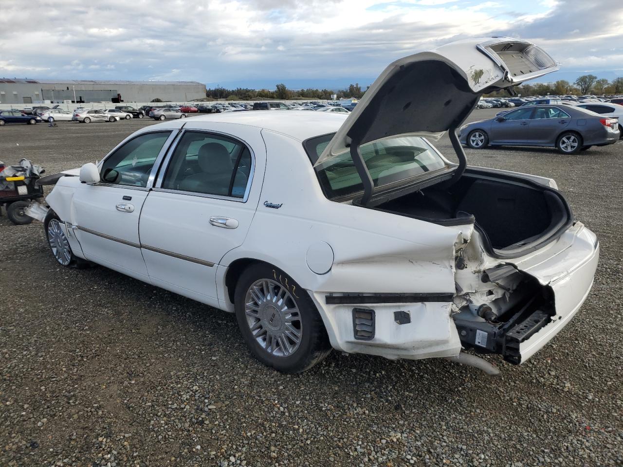 LINCOLN TOWN CAR SIGNATURE LIMITED