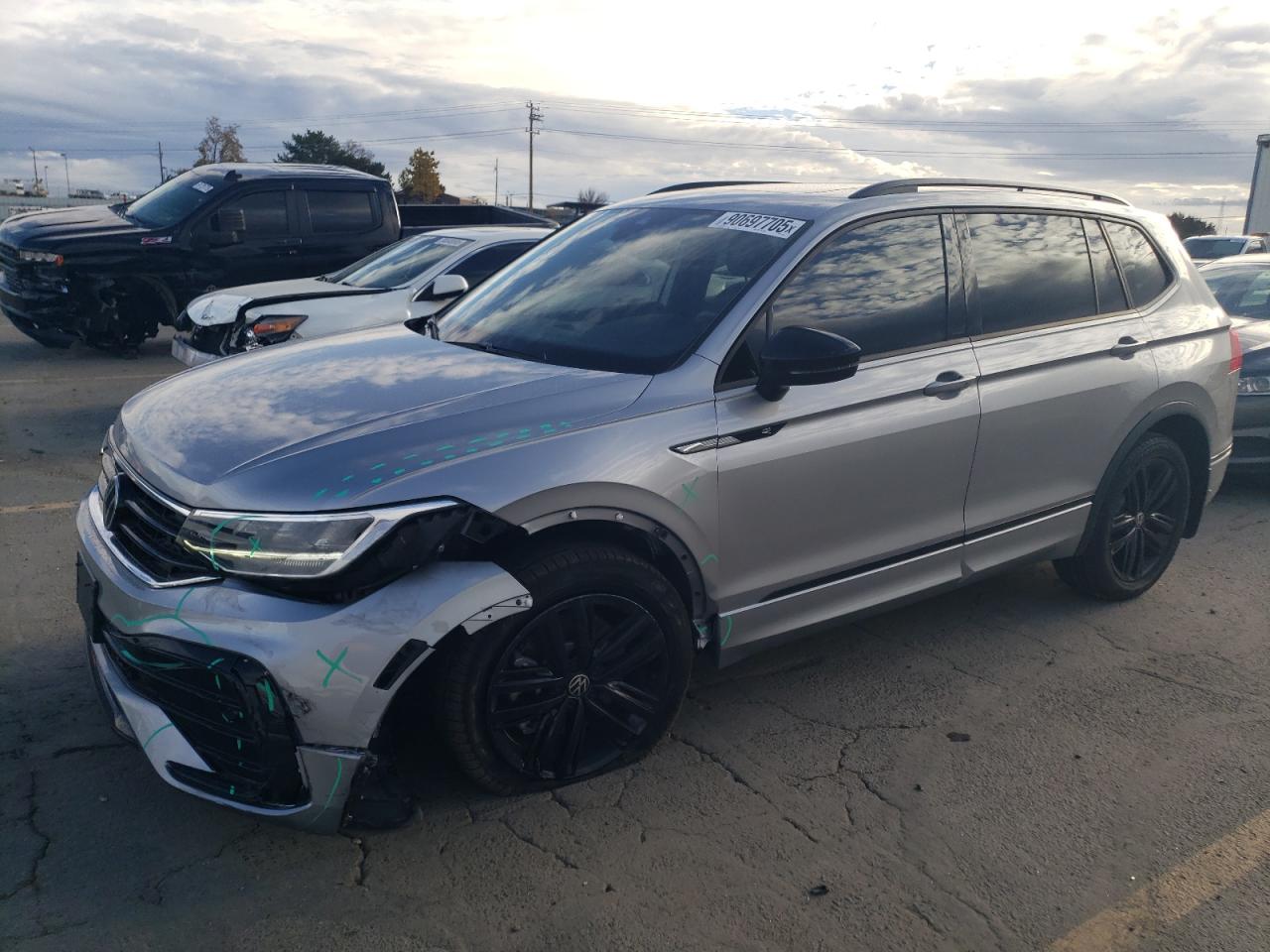 VOLKSWAGEN TIGUAN SE R-LINE BLACK