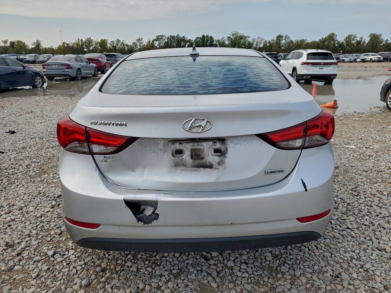 HYUNDAI ELANTRA SE
