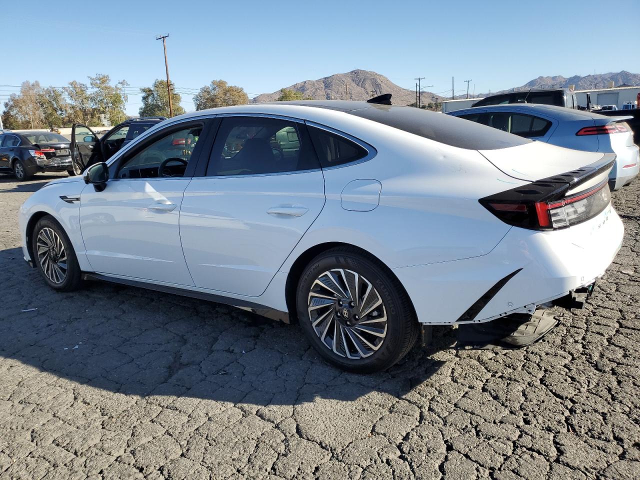 HYUNDAI SONATA HYBRID