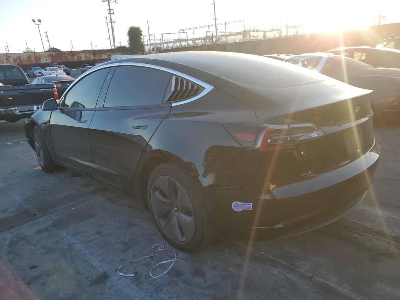 TESLA MODEL 3