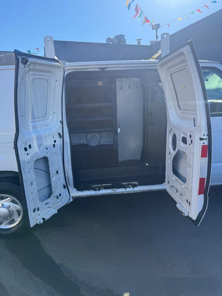 FORD ECONOLINE E250 VAN