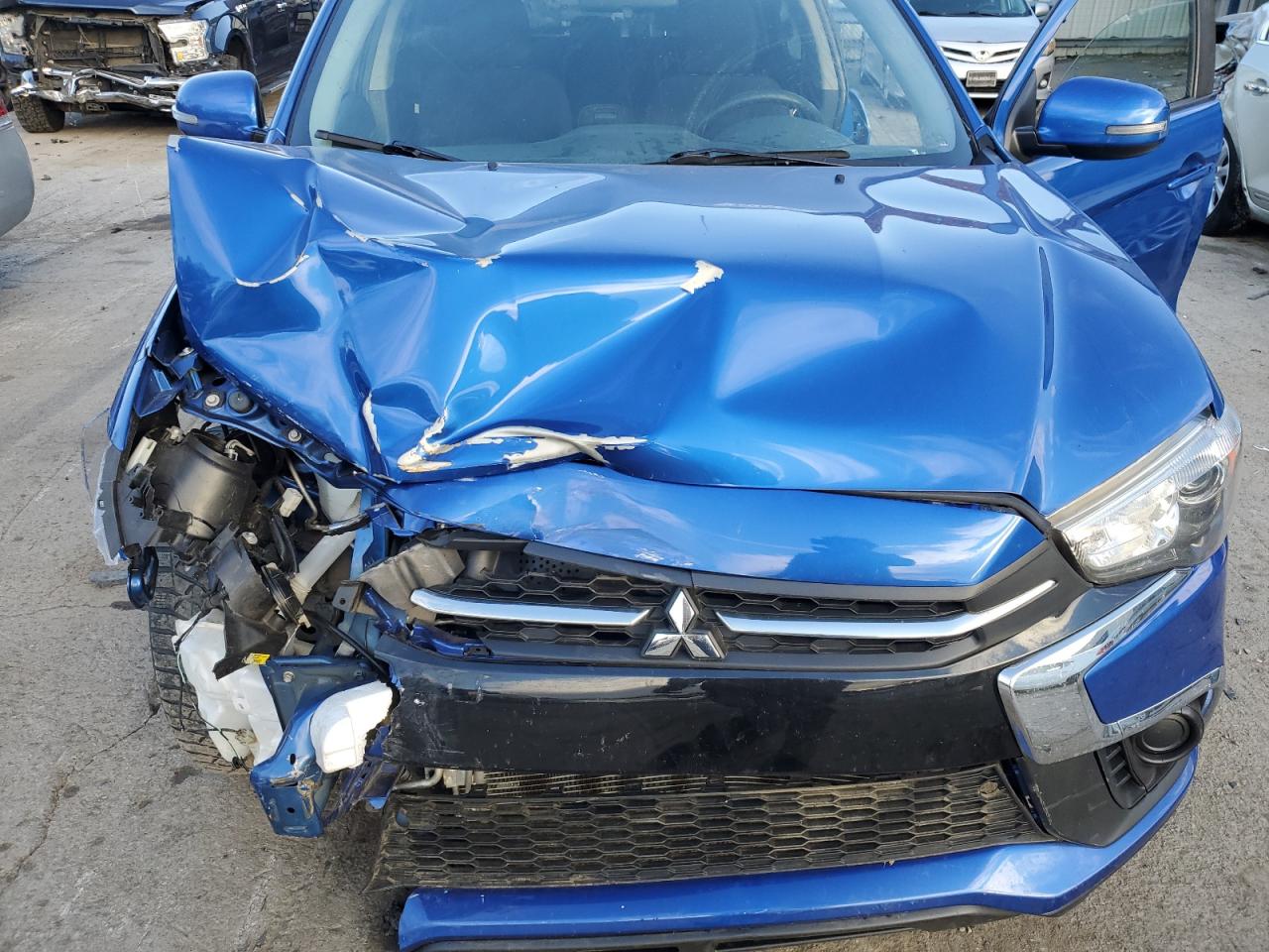 MITSUBISHI OUTLANDER ES