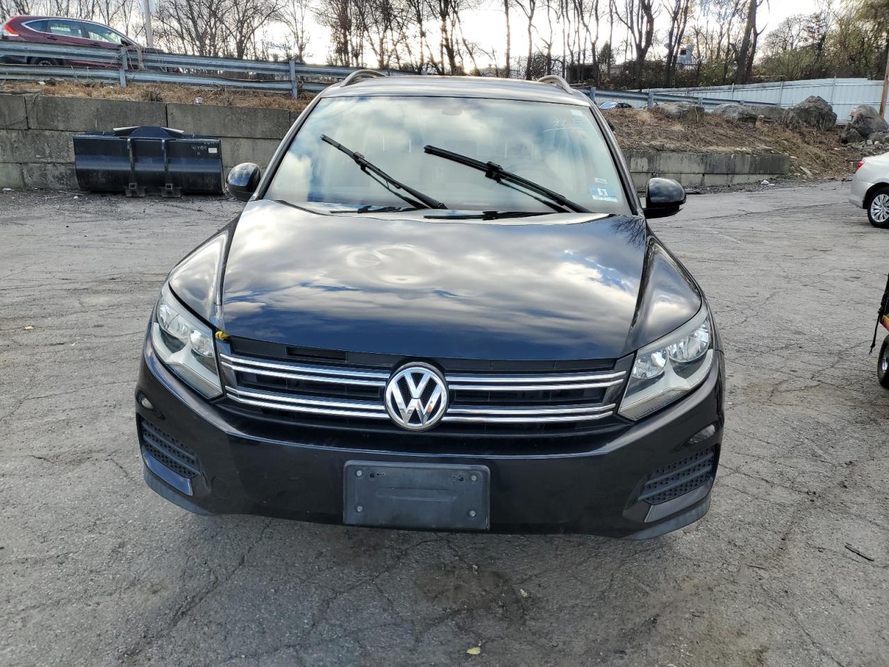 VOLKSWAGEN TIGUAN S