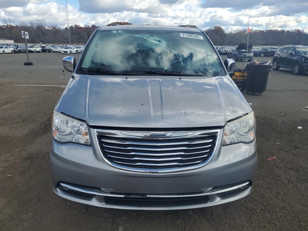 CHRYSLER TOWN & COUNTRY TOURING L