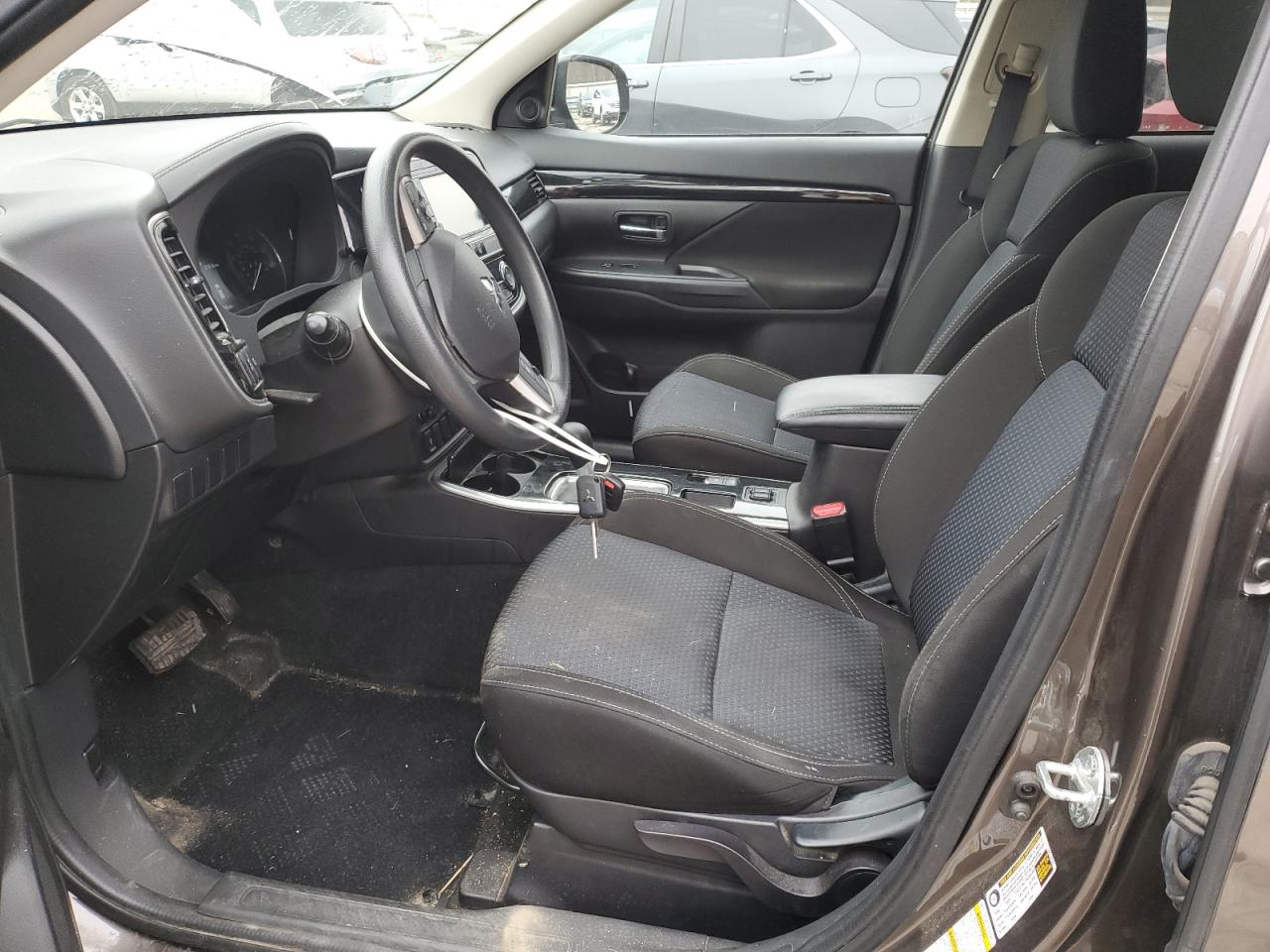 MITSUBISHI OUTLANDER ES