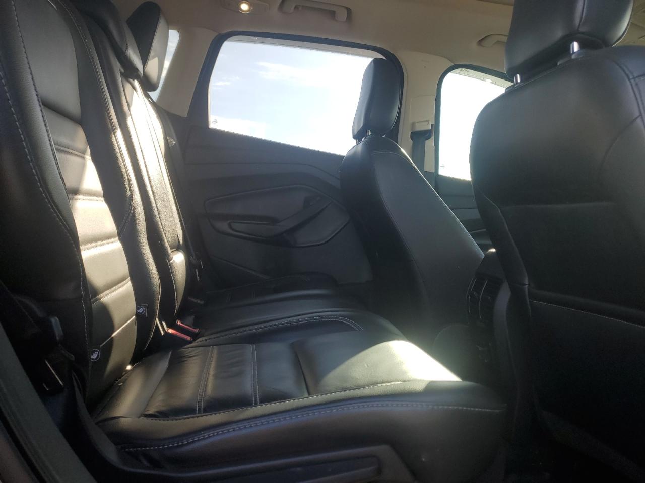 FORD ESCAPE TITANIUM