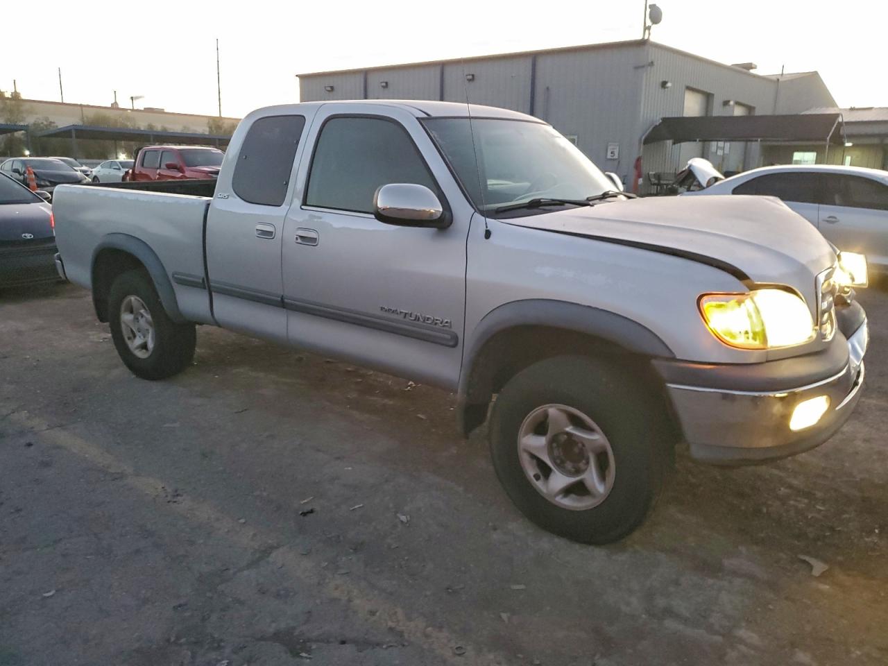 Lot #3312779100 2000 TOYOTA TUNDRA ACC