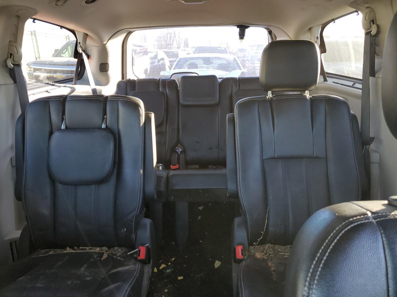 CHRYSLER TOWN & COUNTRY TOURING L