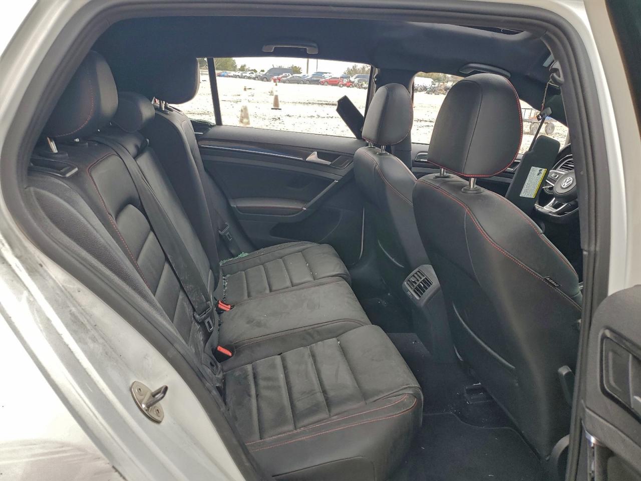 VOLKSWAGEN GOLF GTI S/SE