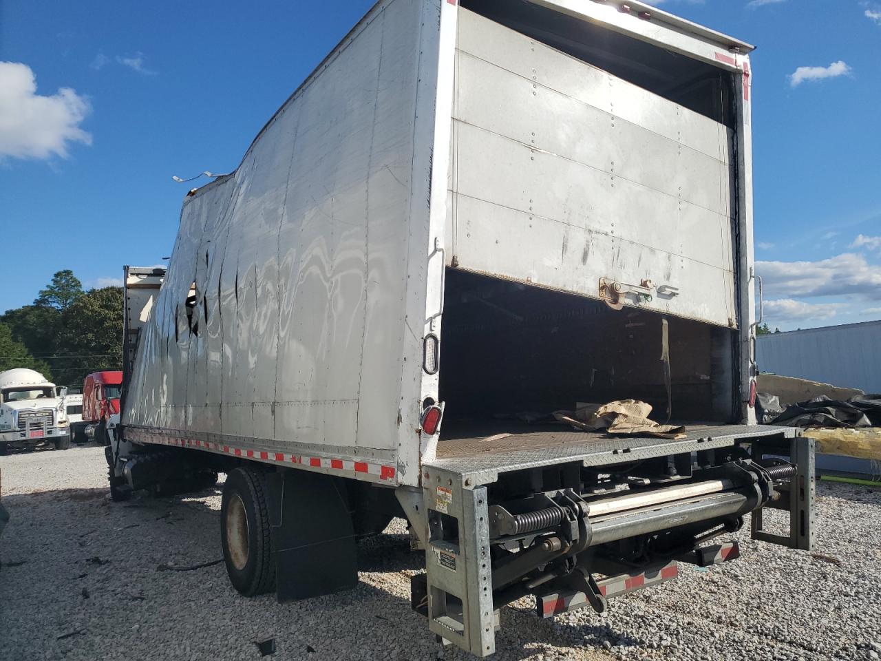 Lot #3290223237 2015 INTERNATIONAL 4300