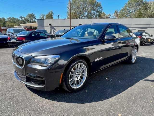 2013 BMW 750 I #3290284260