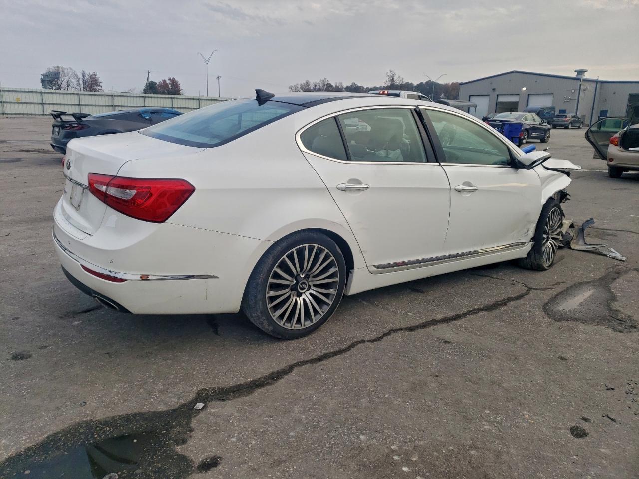 KIA CADENZA PREMIUM