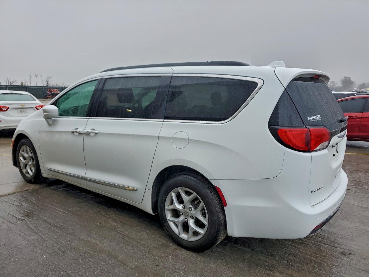 CHRYSLER PACIFICA TOURING L