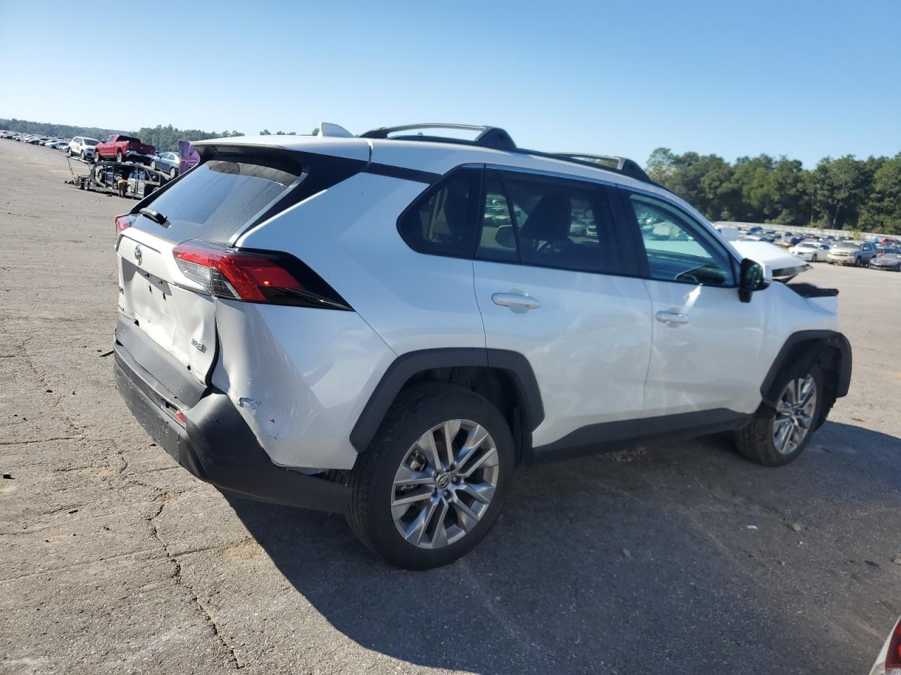 TOYOTA RAV4 XLE PREMIUM