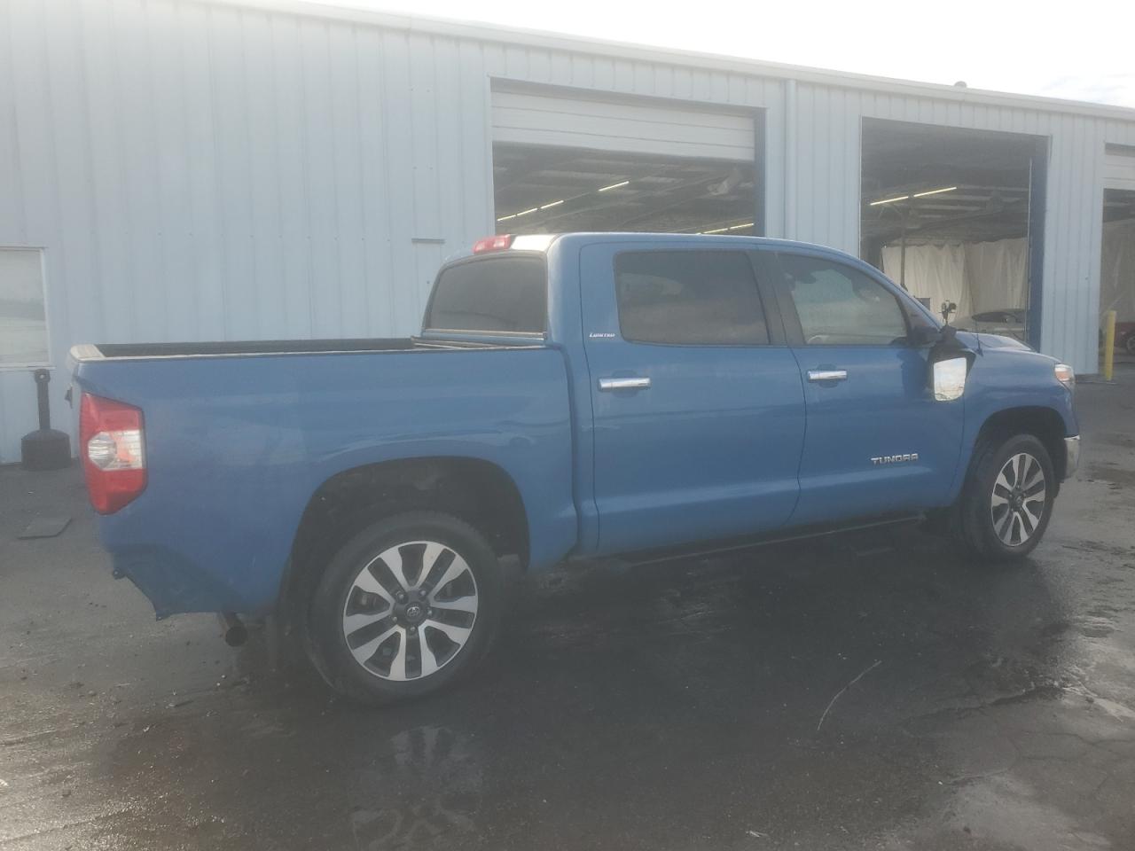TOYOTA TUNDRA CREWMAX LIMITED