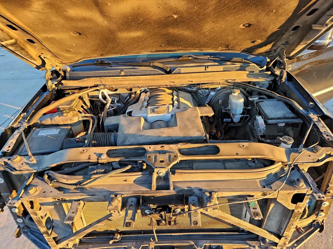 CADILLAC ESCALADE LUXURY