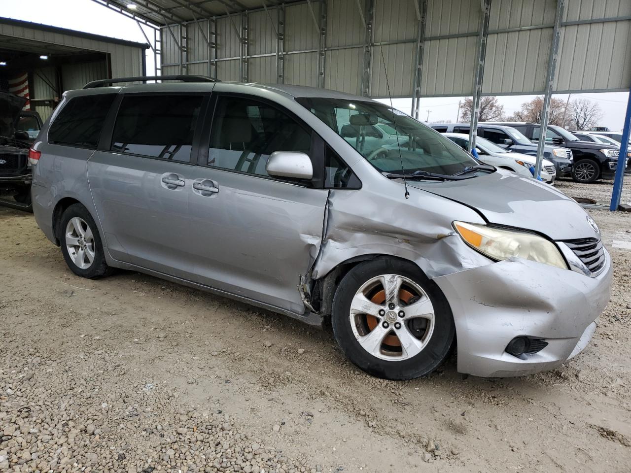 Lot #3298083134 2012 TOYOTA SIENNA LE