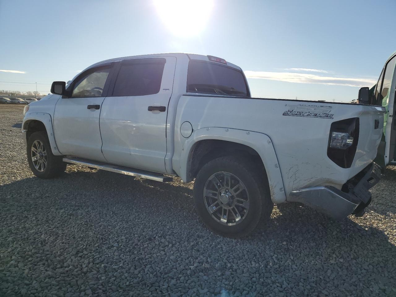 TOYOTA TUNDRA CREWMAX SR5