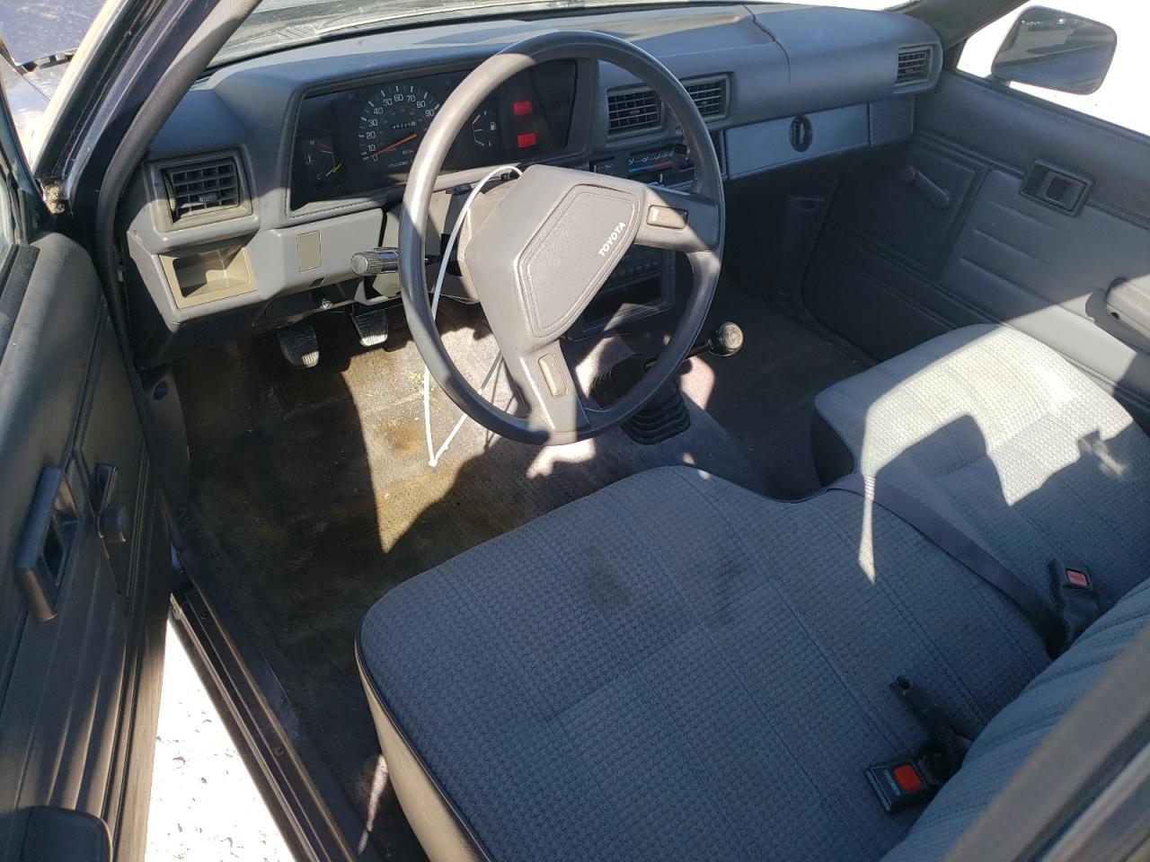 Lot #3308444278 1988 TOYOTA PICKUP 1/2