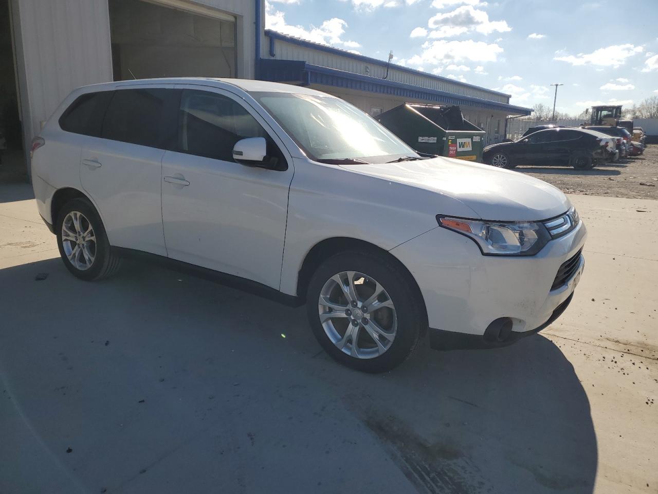 MITSUBISHI OUTLANDER SE