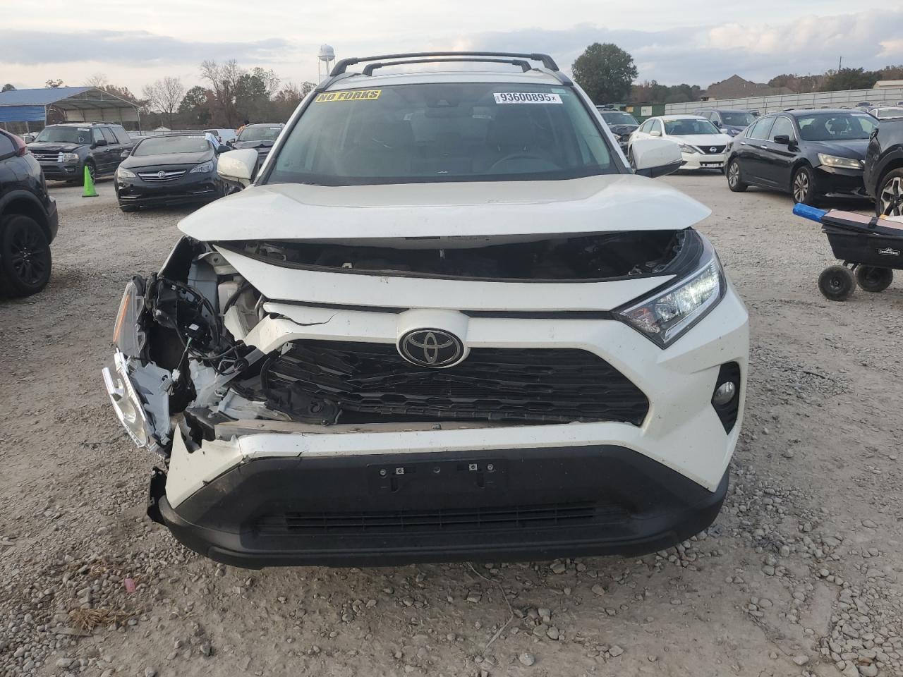 TOYOTA RAV4 XLE PREMIUM