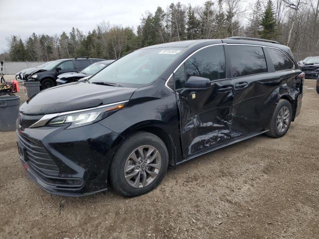 Global Auto Auctions: 2022 TOYOTA SIENNA LE