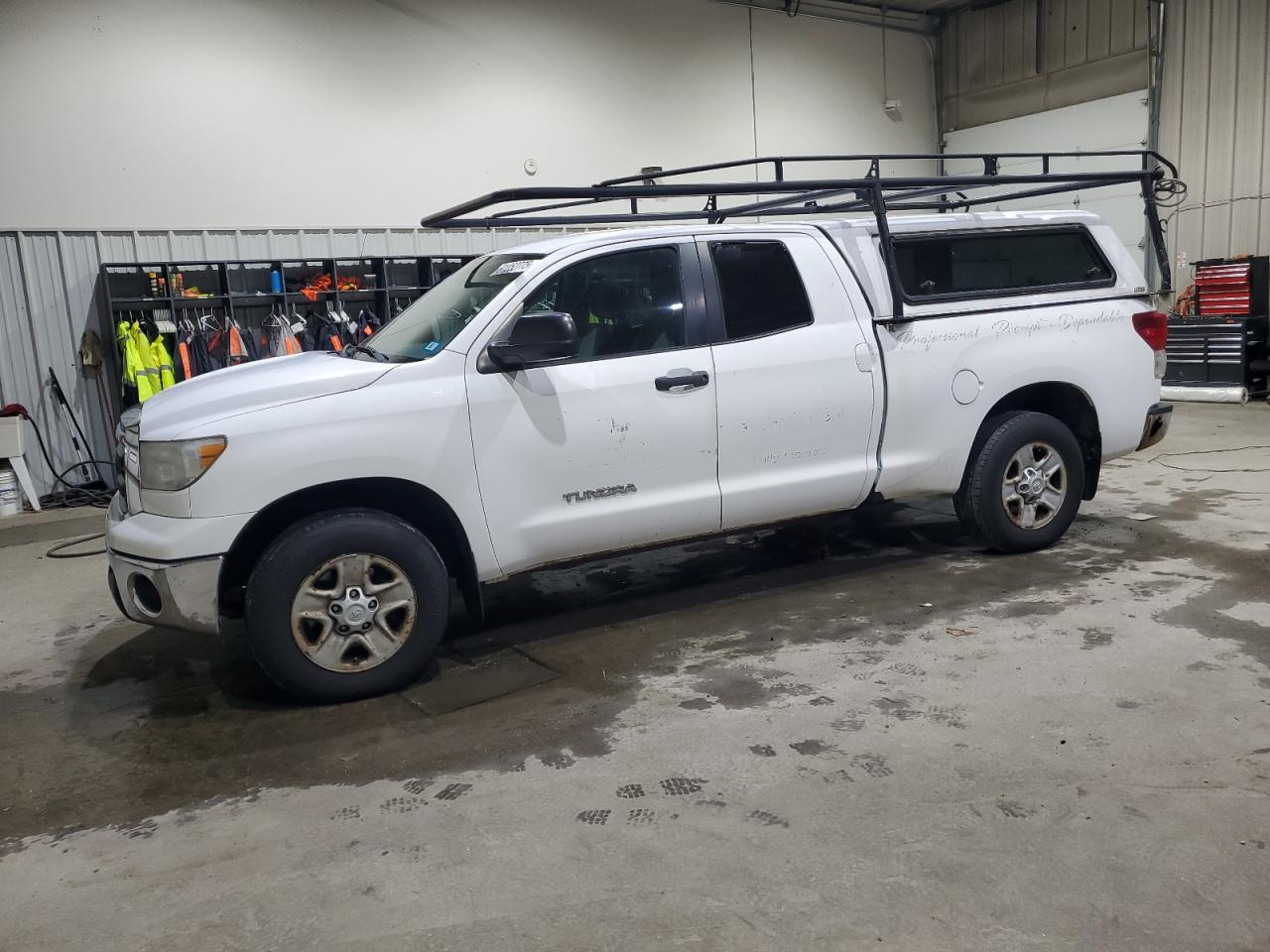 TOYOTA TUNDRA DOUBLE CAB SR5