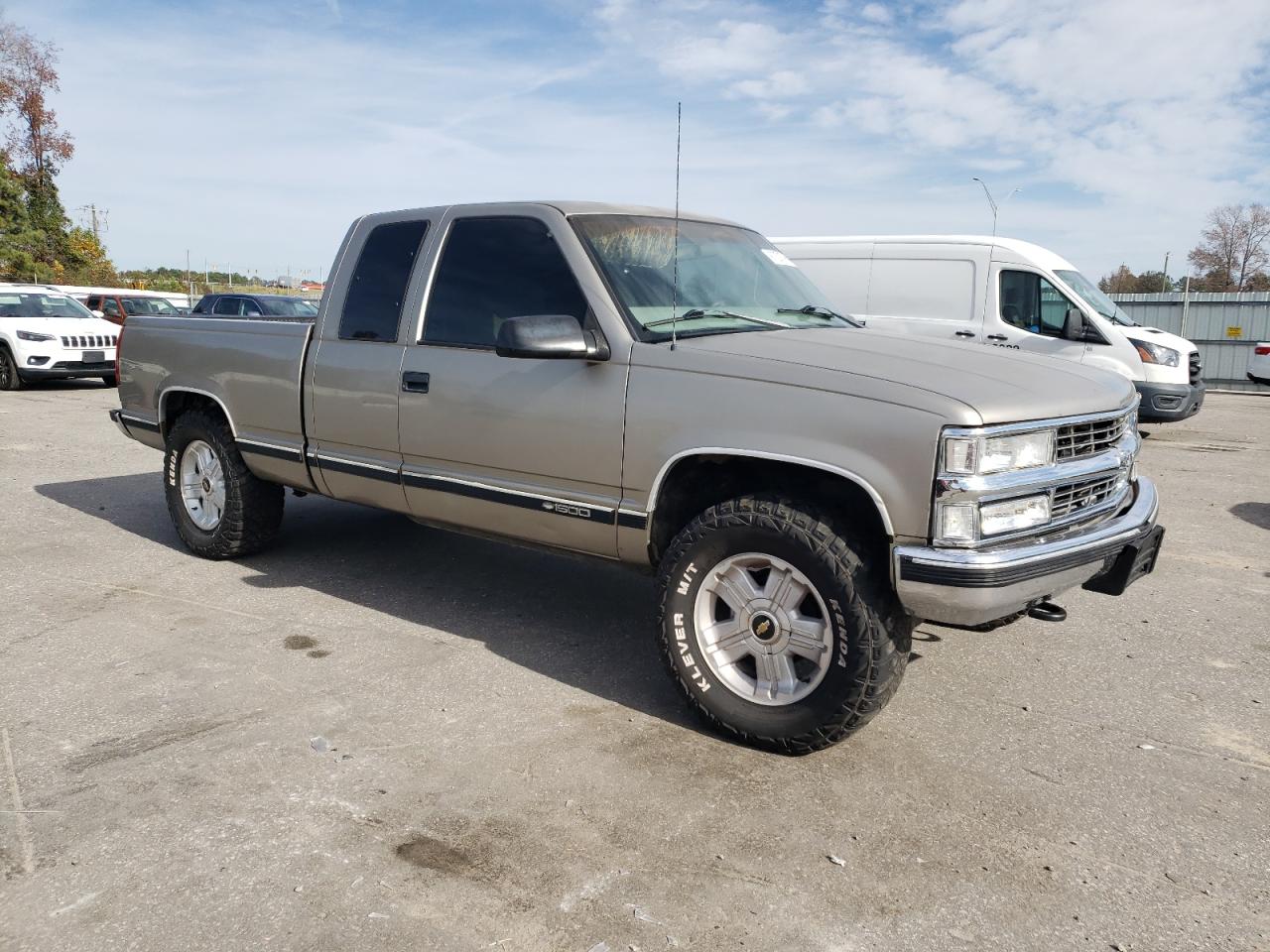 Lot #3286679294 1999 CHEVROLET GMT-400 K1