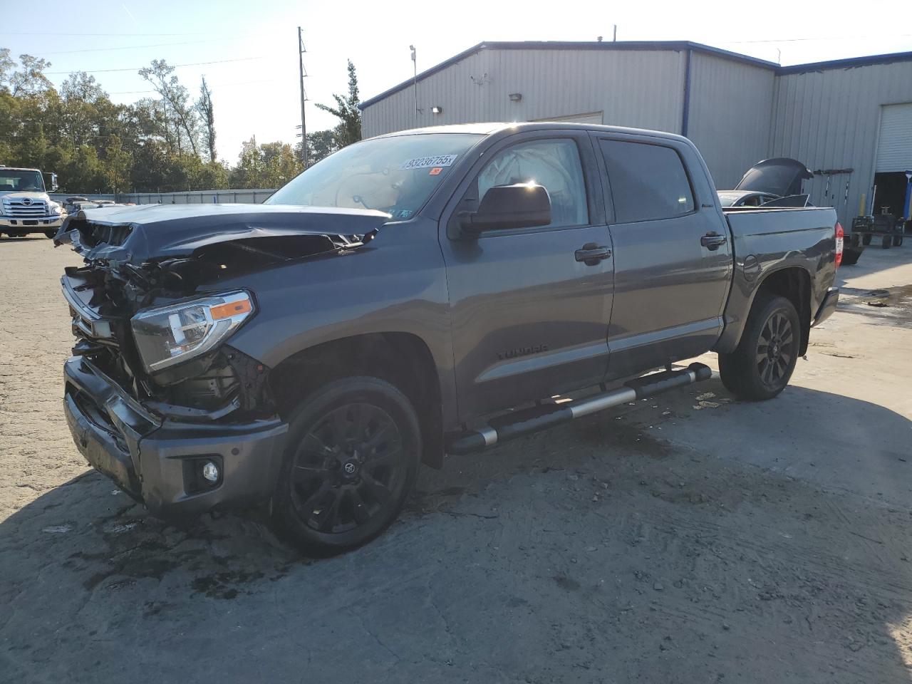 TOYOTA TUNDRA CREWMAX LIMITED