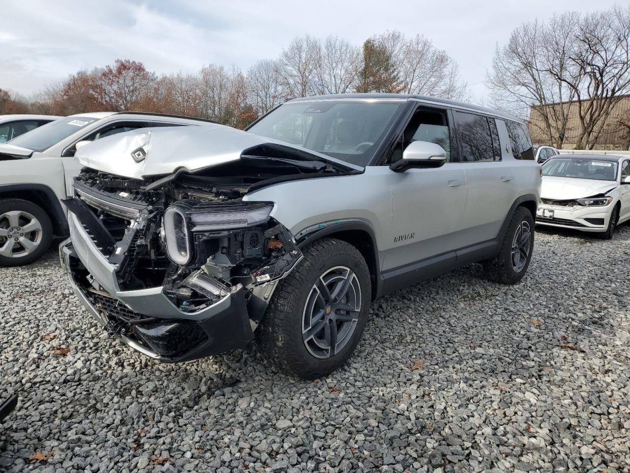 Lot #3317885916 2025 RIVIAN R1S ADVENT