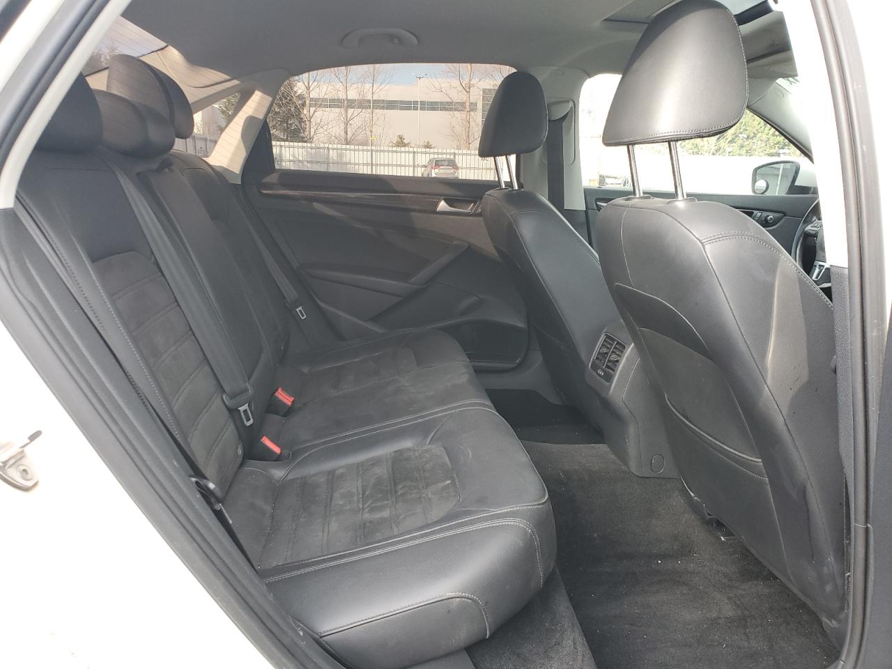 VOLKSWAGEN PASSAT SEL