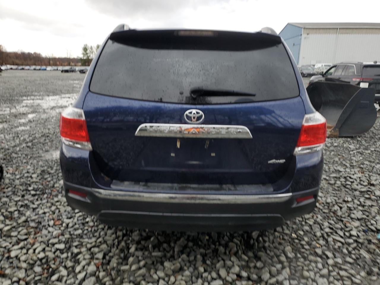 TOYOTA HIGHLANDER BASE