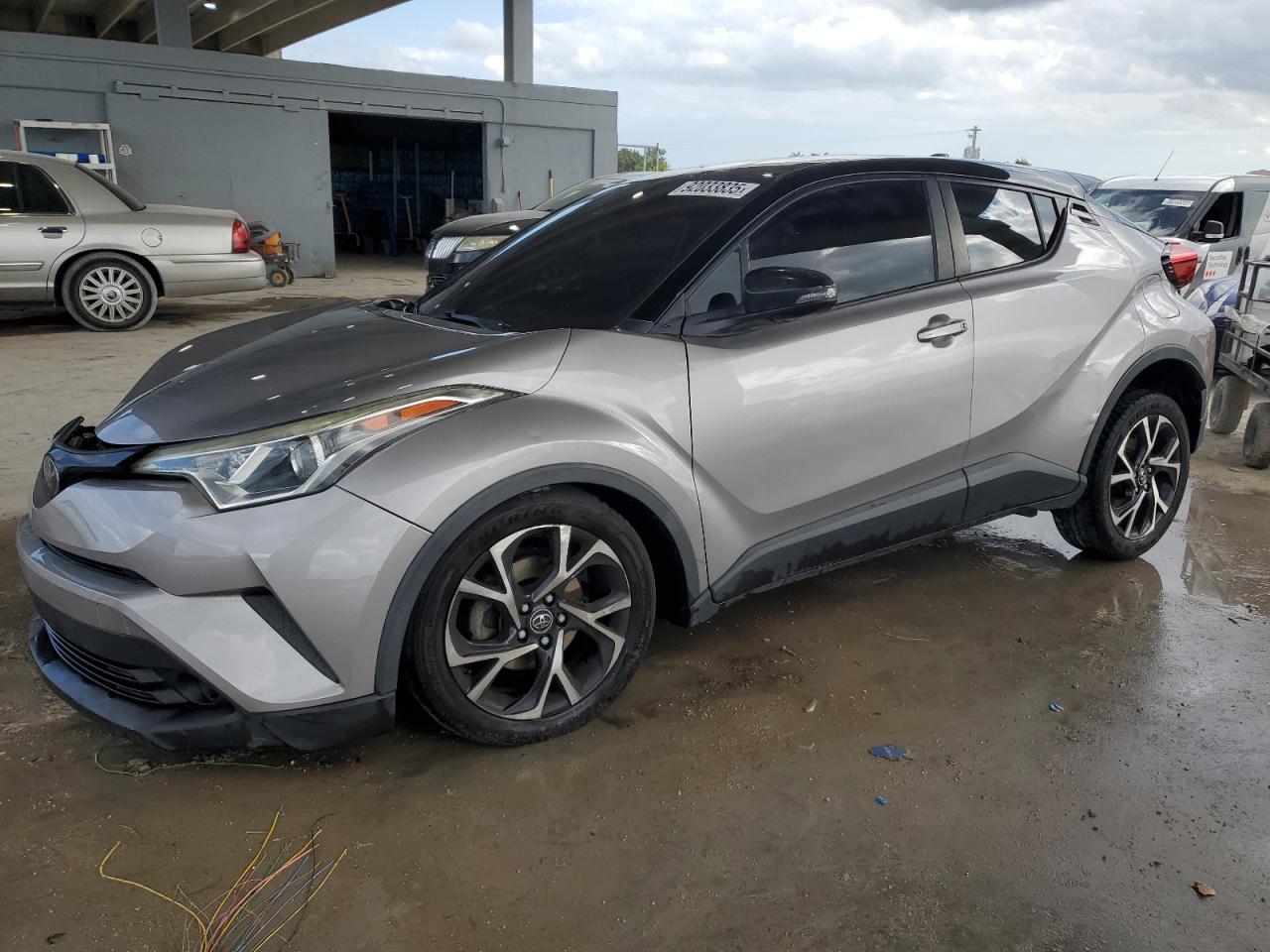 TOYOTA C-HR XLE