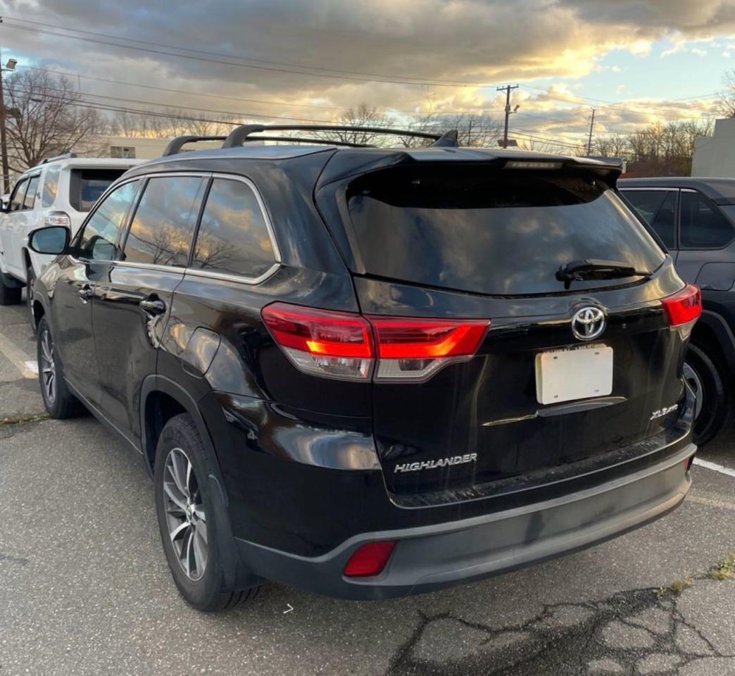 TOYOTA HIGHLANDER SE