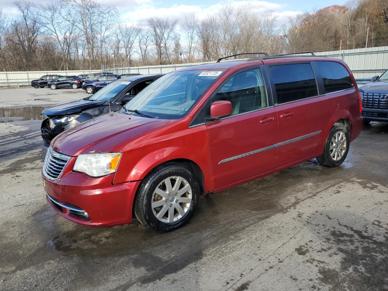 Lot #3301893450 2013 CHRYSLER TOWN & COU