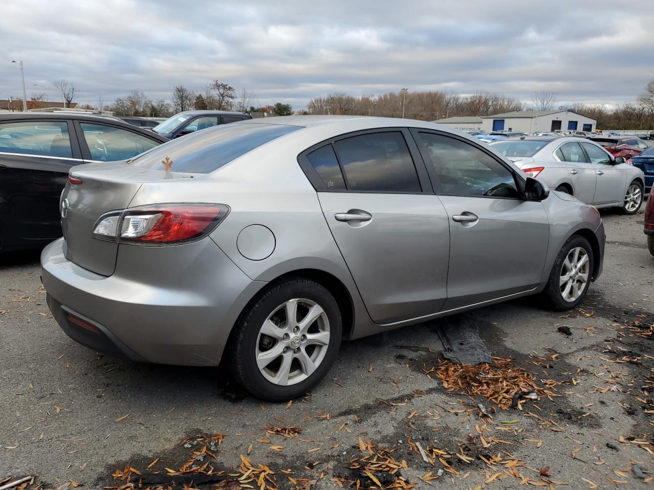 MAZDA 3 I