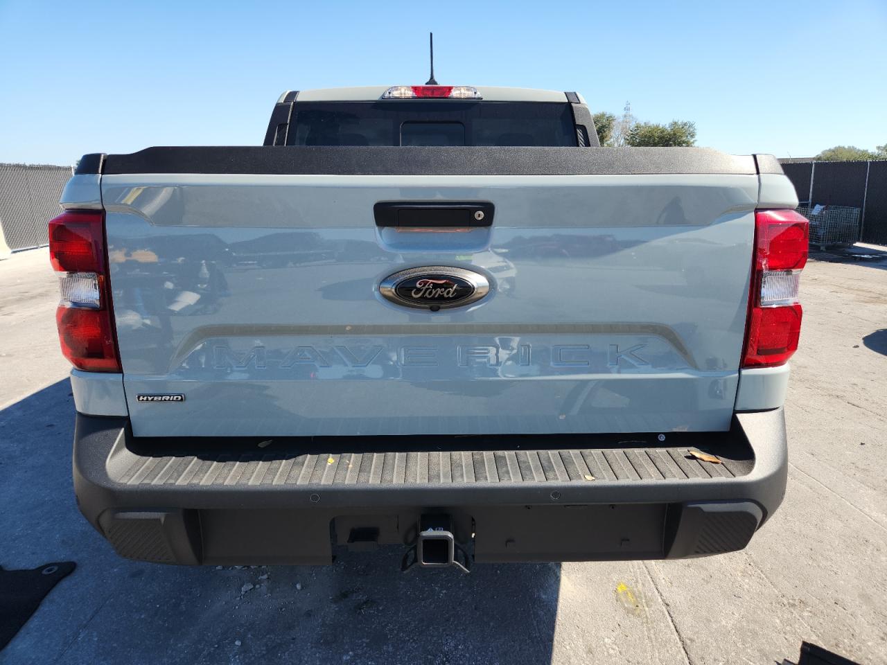 FORD MAVERICK LARIAT