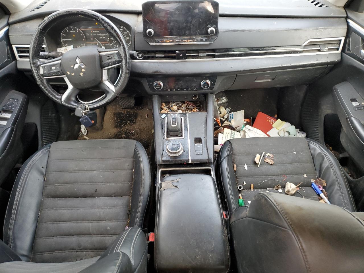 MITSUBISHI OUTLANDER SE