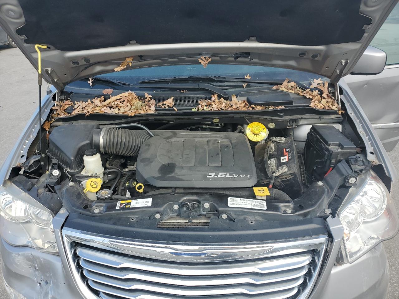 CHRYSLER TOWN & COUNTRY TOURING