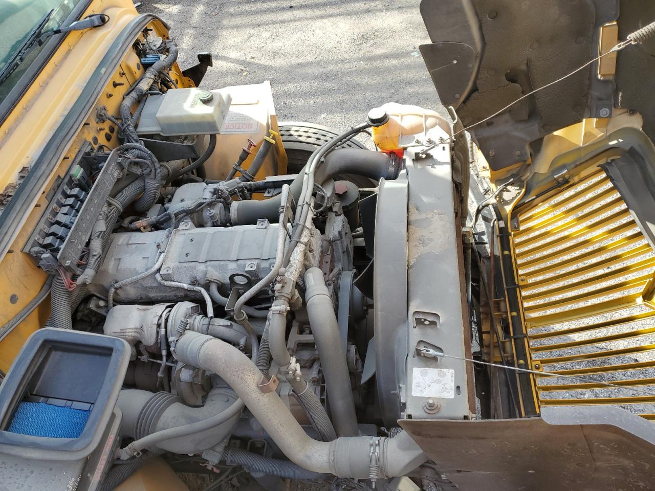 Lot #3280398321 2014 IC CORPORATION 3000