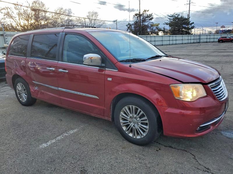 2014 CHRYSLER TOWN & COU #3303817459