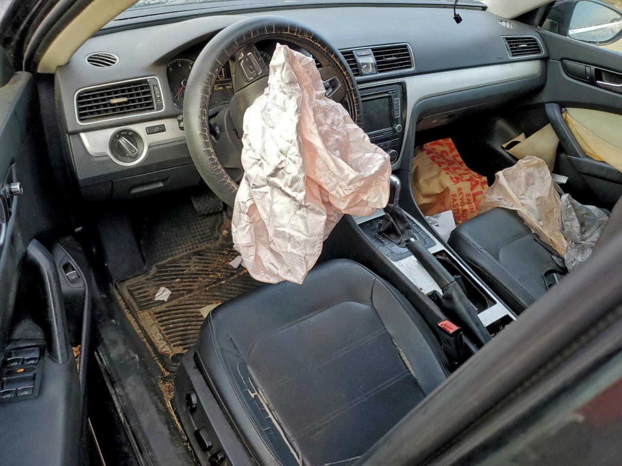 VOLKSWAGEN PASSAT SE