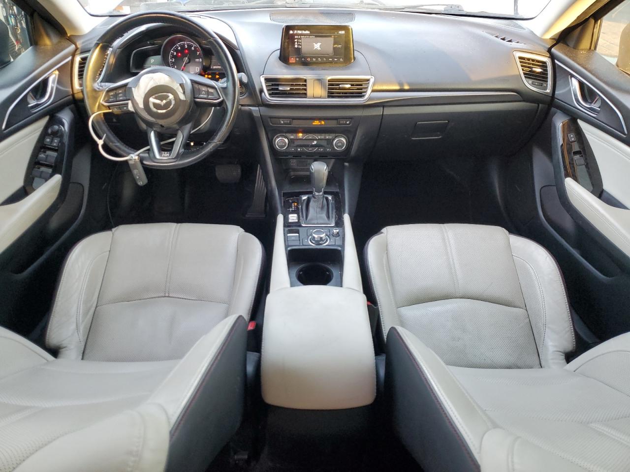 MAZDA 3 GRAND TOURING