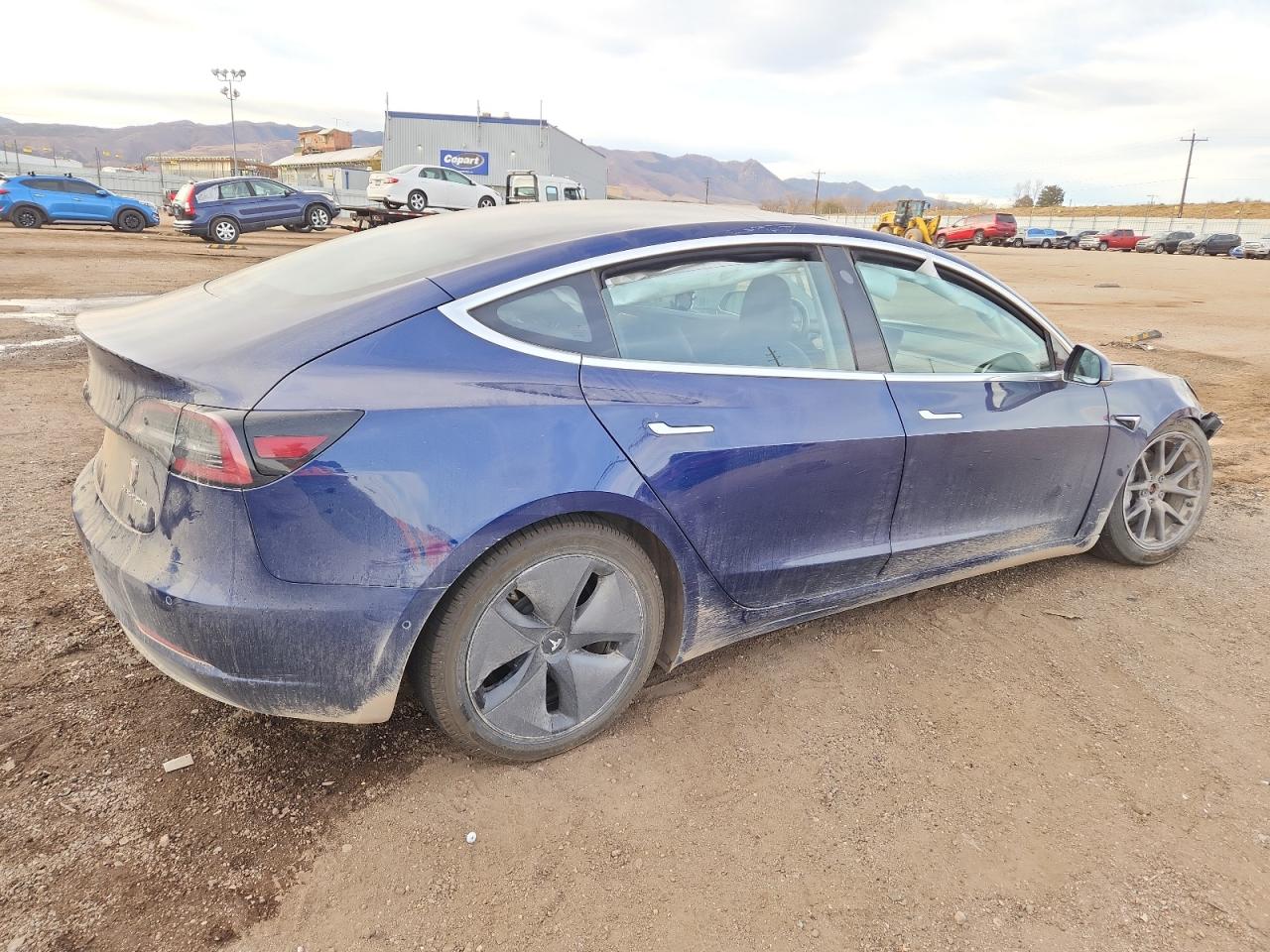 TESLA MODEL 3
