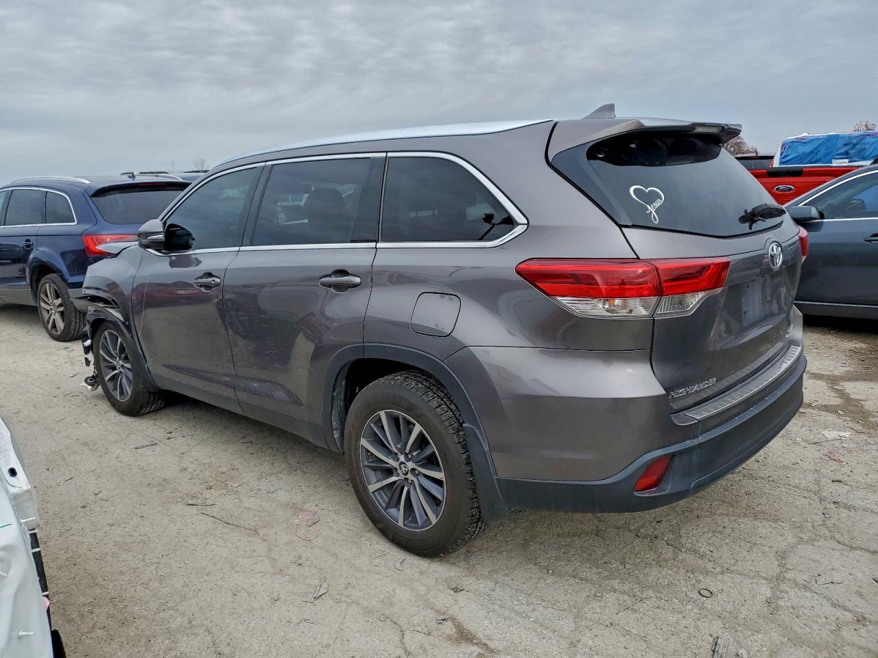 TOYOTA HIGHLANDER SE
