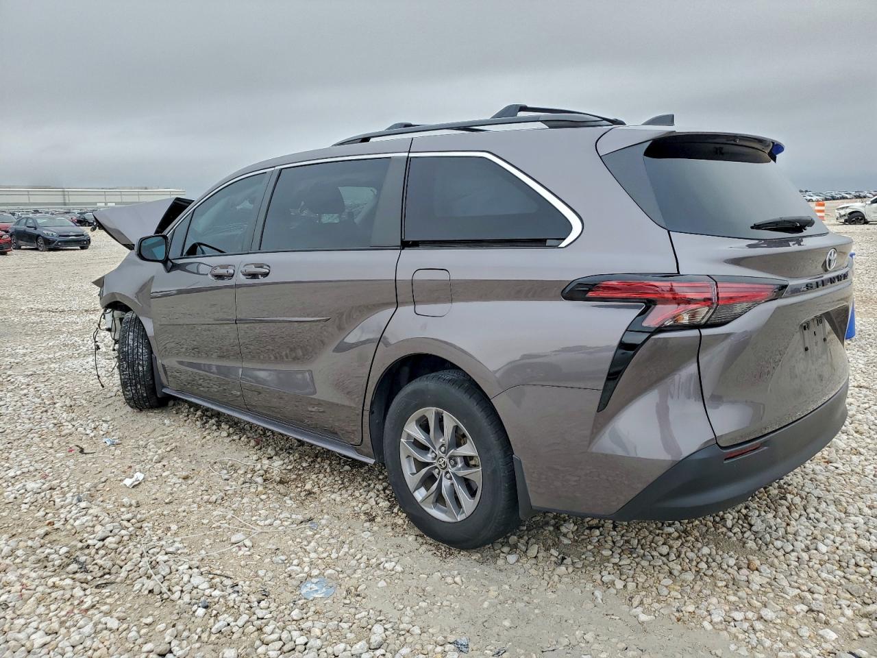 Lot #3306409526 2022 TOYOTA SIENNA LE