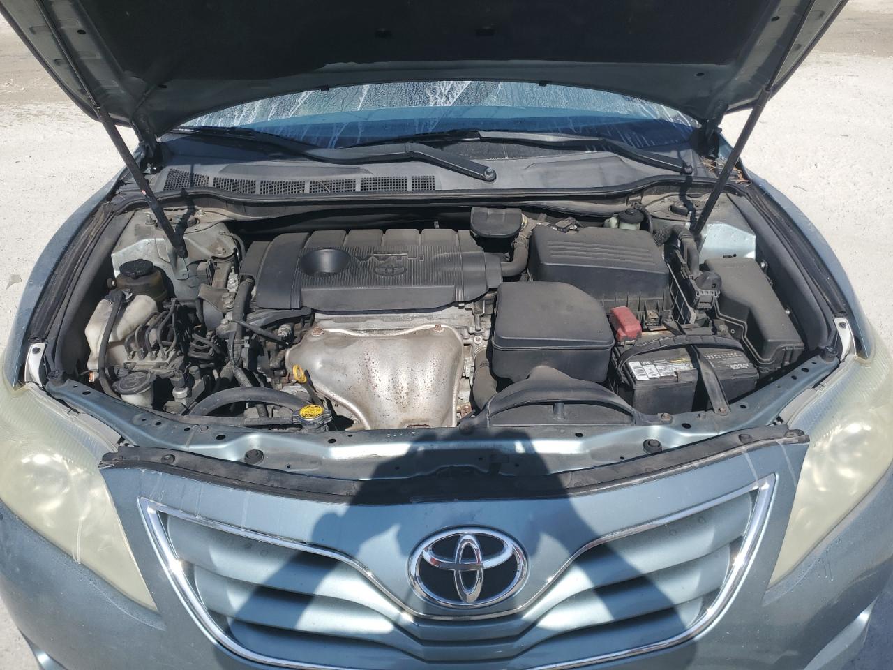 TOYOTA CAMRY BASE