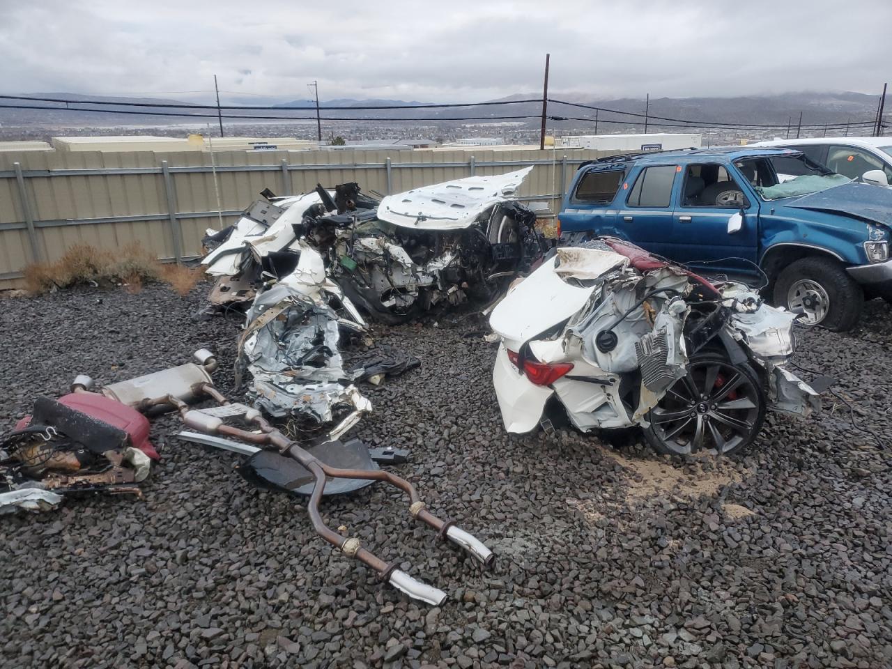 INFINITI Q60 RED SPORT 400